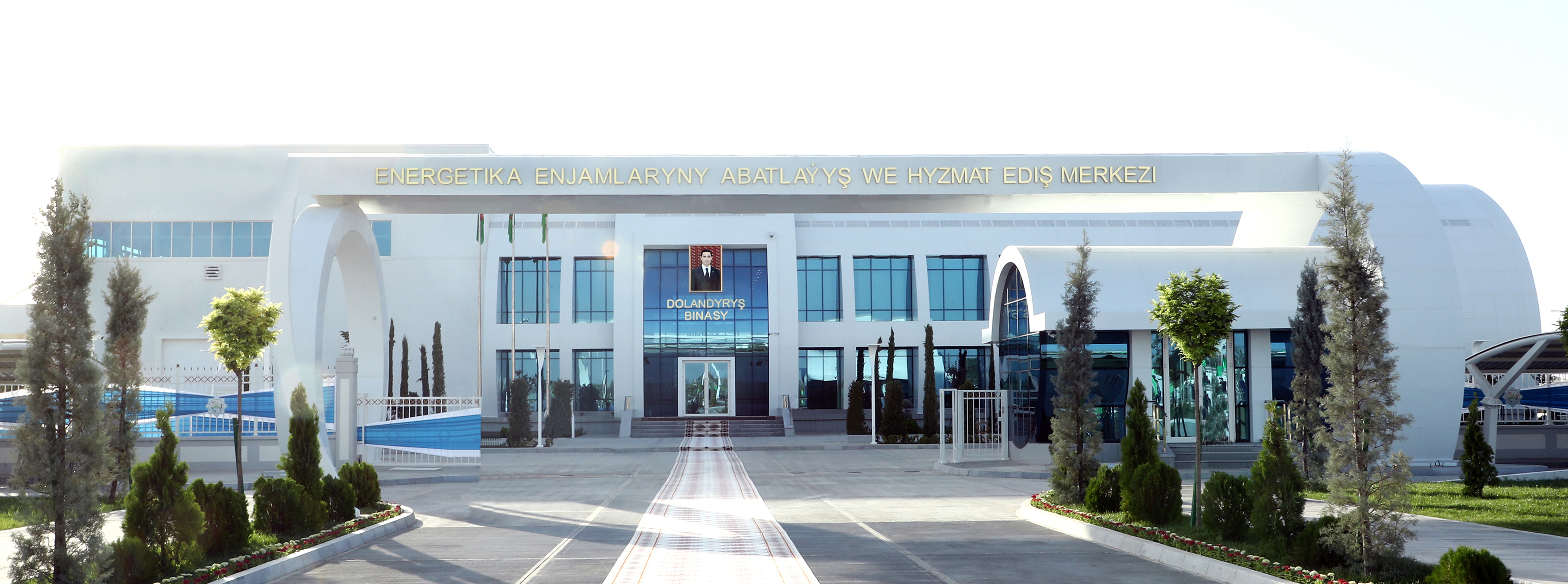 Hormatly Prezidentimiz Serdar Berdimuhamedow täze ýokary tehnologiýaly desganyň açylyş dabarasyna gatnaşdy